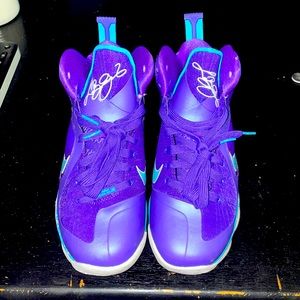 Nike Lebron 9 Summit Lake Hornets GS Size 6.5Y Pre-owned no box